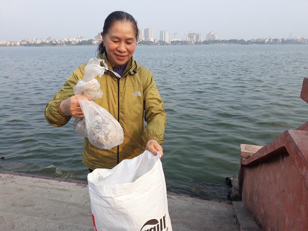 “Đừng để ông Táo mang rác lên chầu”